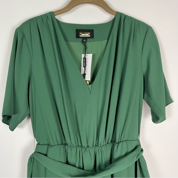 Alexia Admor Green Fit and Flare Belted Dress size 2 NWT - Picture 7 of 12